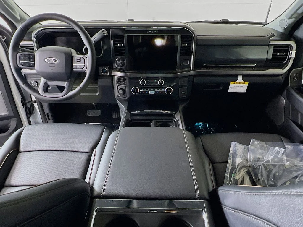 New 2026 Star White Metallic Tri-Coat Ford Lariat image 7