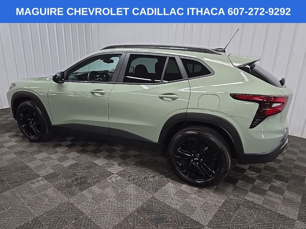 Used 2024 Green Chevrolet ACTIV image 4