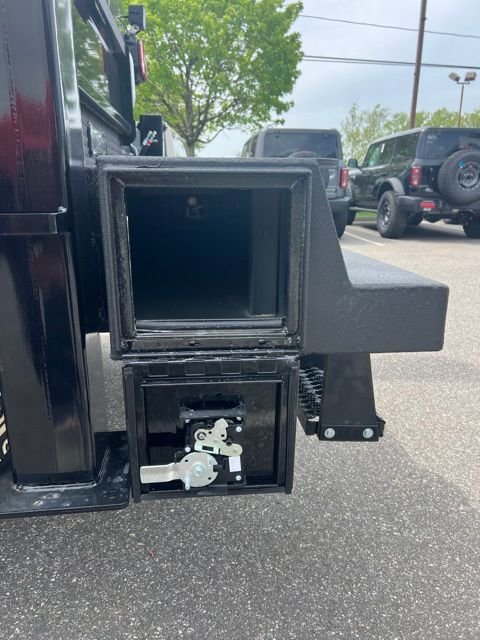 New 2026 Agate Black Metallic Ford F-550® XLT image 15