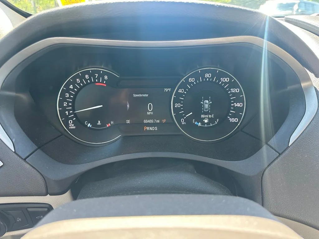 Used 2019 White Lincoln Reserve image 15