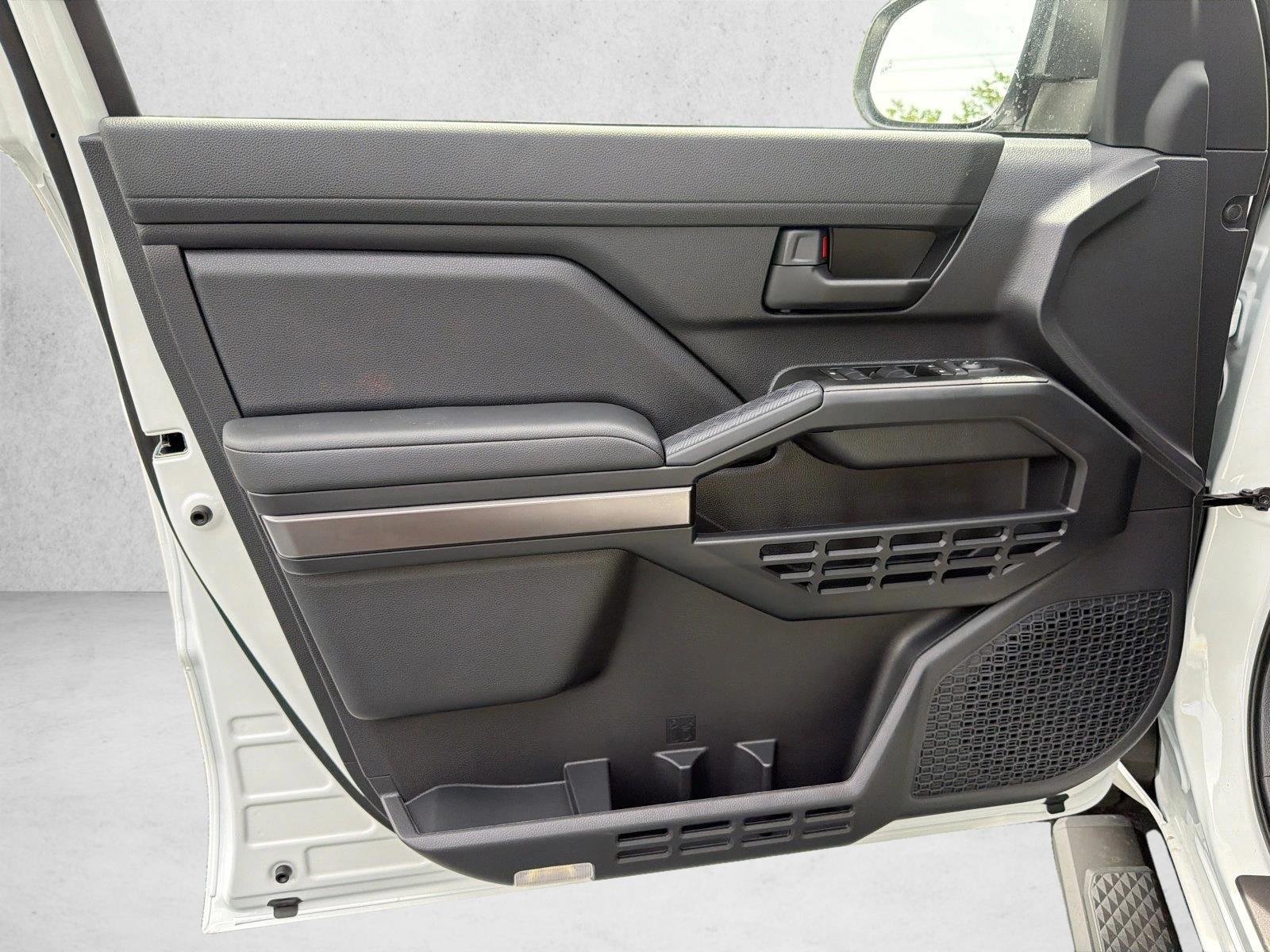 Used 2026 Ice Cap Toyota SR5 image 10