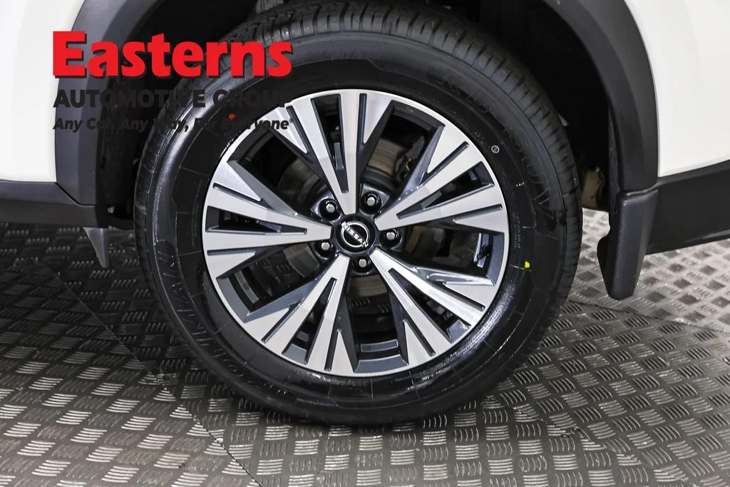 Used 2023 White Nissan SV image 34