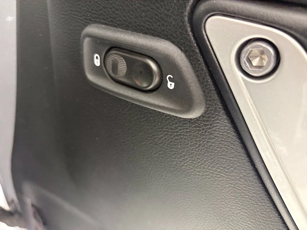 Used 2016 Silver Jeep Unlimited Rubicon image 13