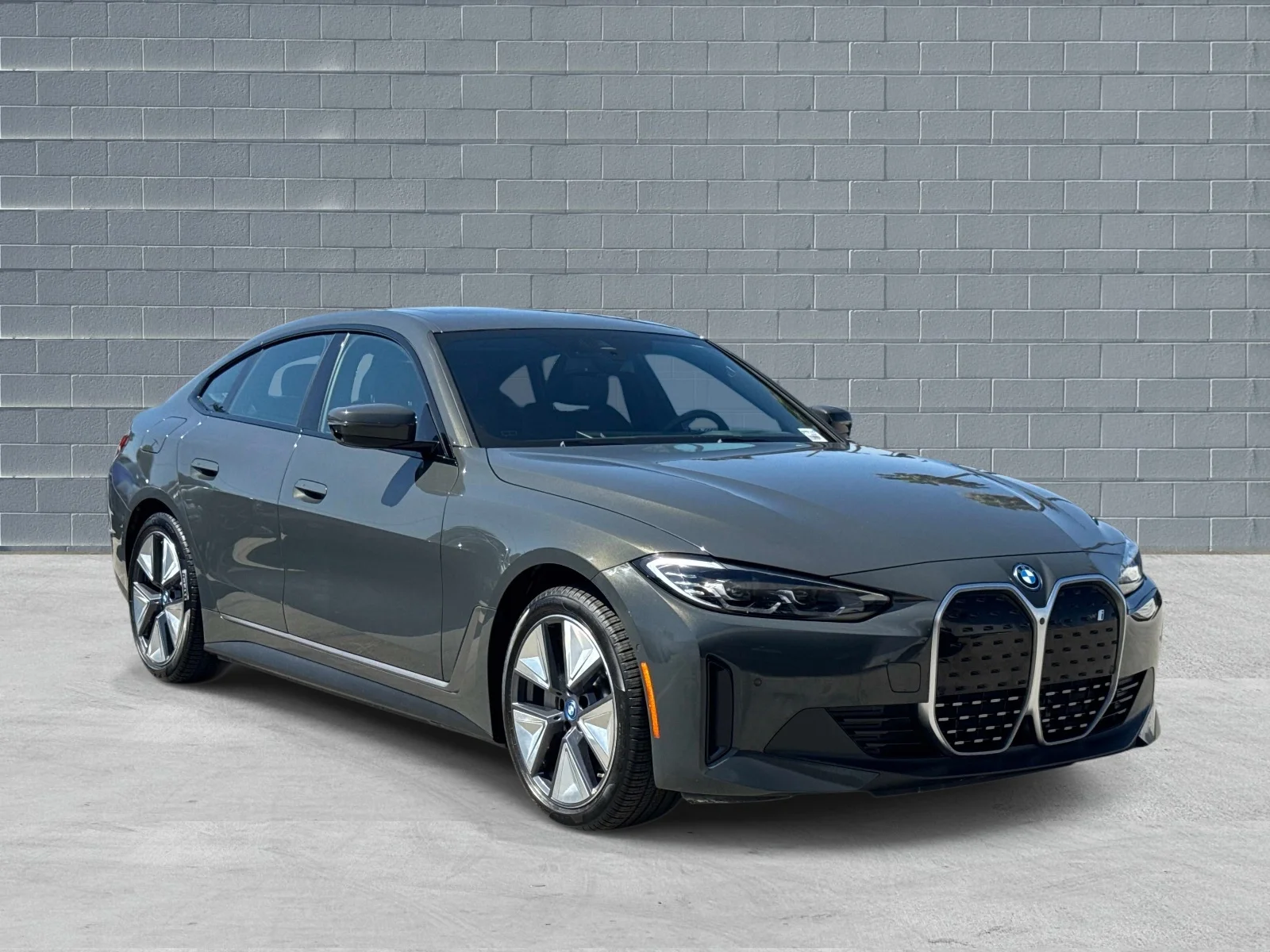2023 BMW i4 eDrive35's photo