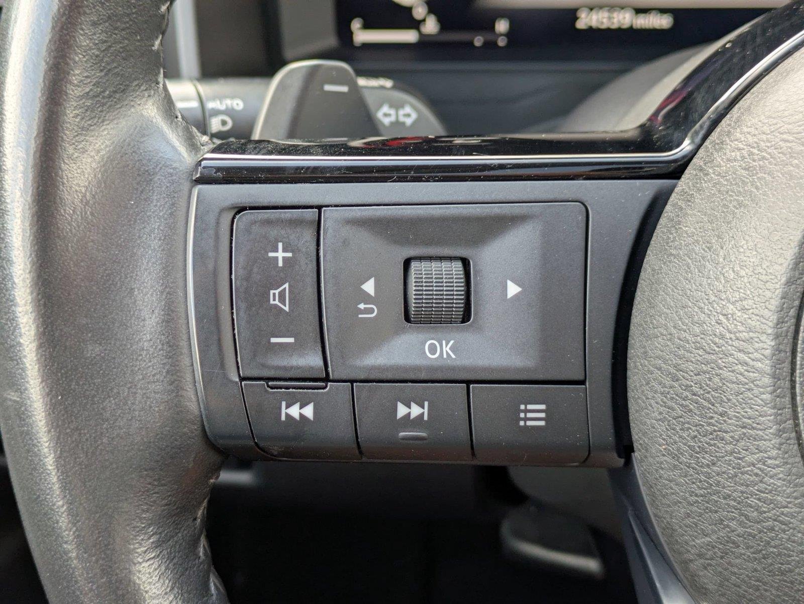 Used 2024 Boulder Gray Pearl Nissan Platinum image 17