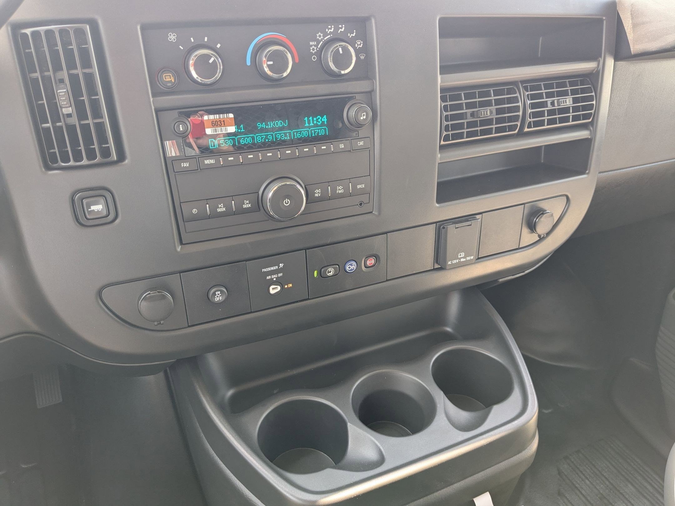 2025 GMC Savana Cargo Work Van - Photo 10