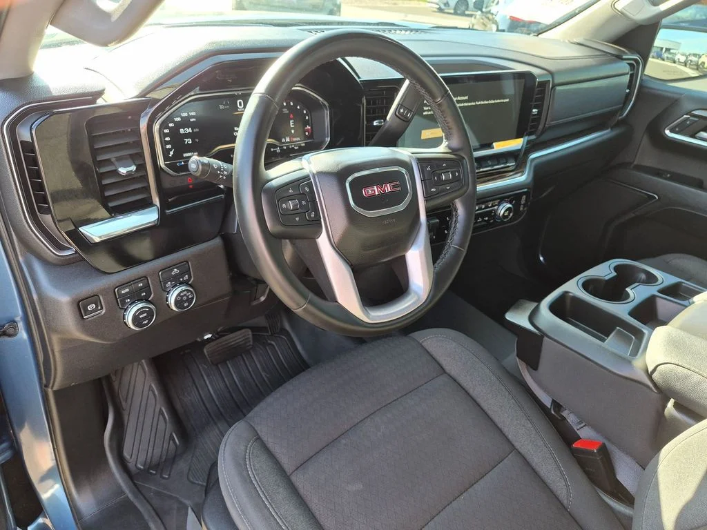 Used 2024 Downpour Metallic GMC Elevation image 10