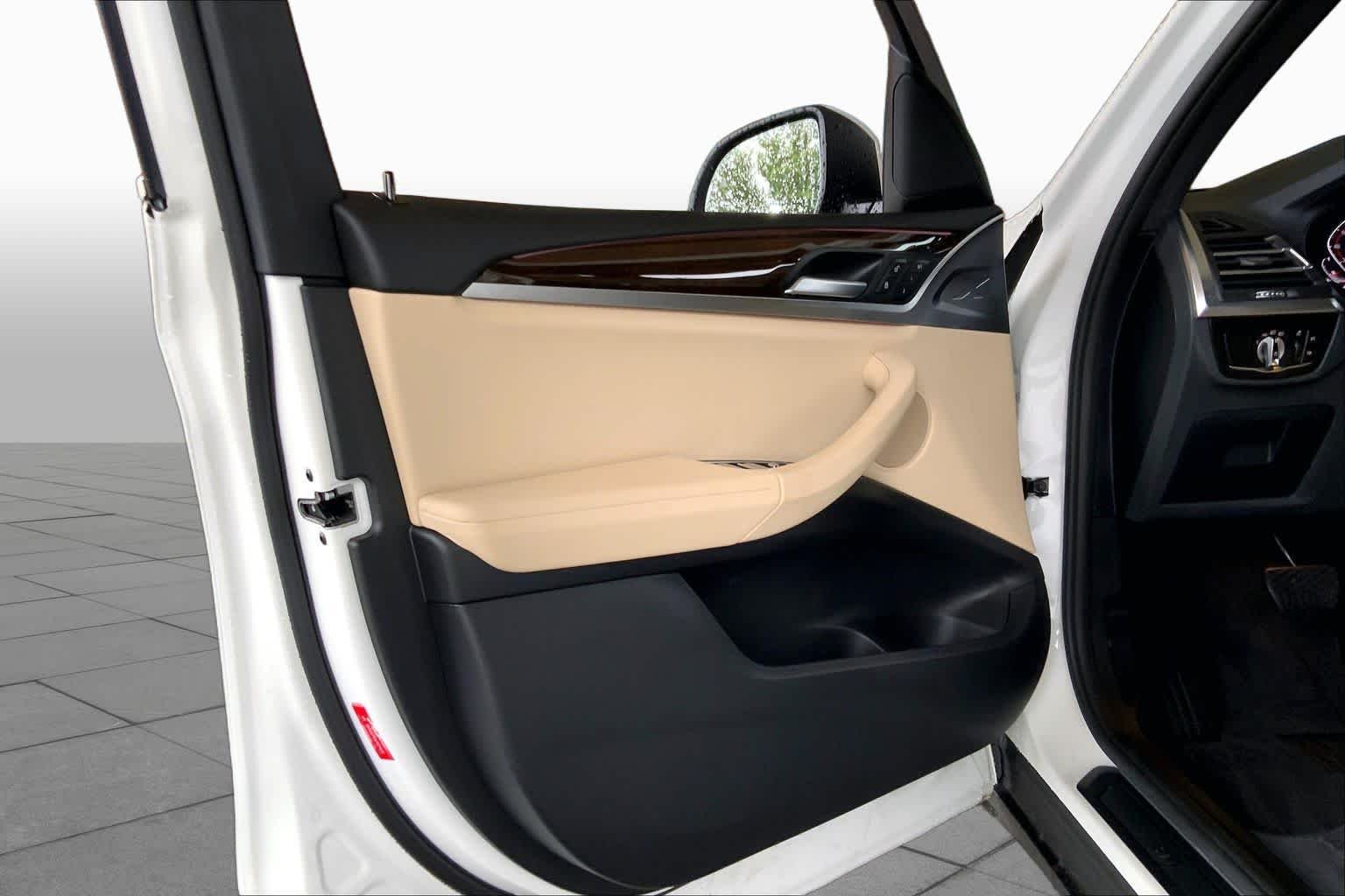 Used 2023 Alpine White BMW sDrive30i image 22