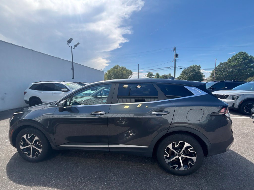 Used 2023 Gry Kia EX image 2