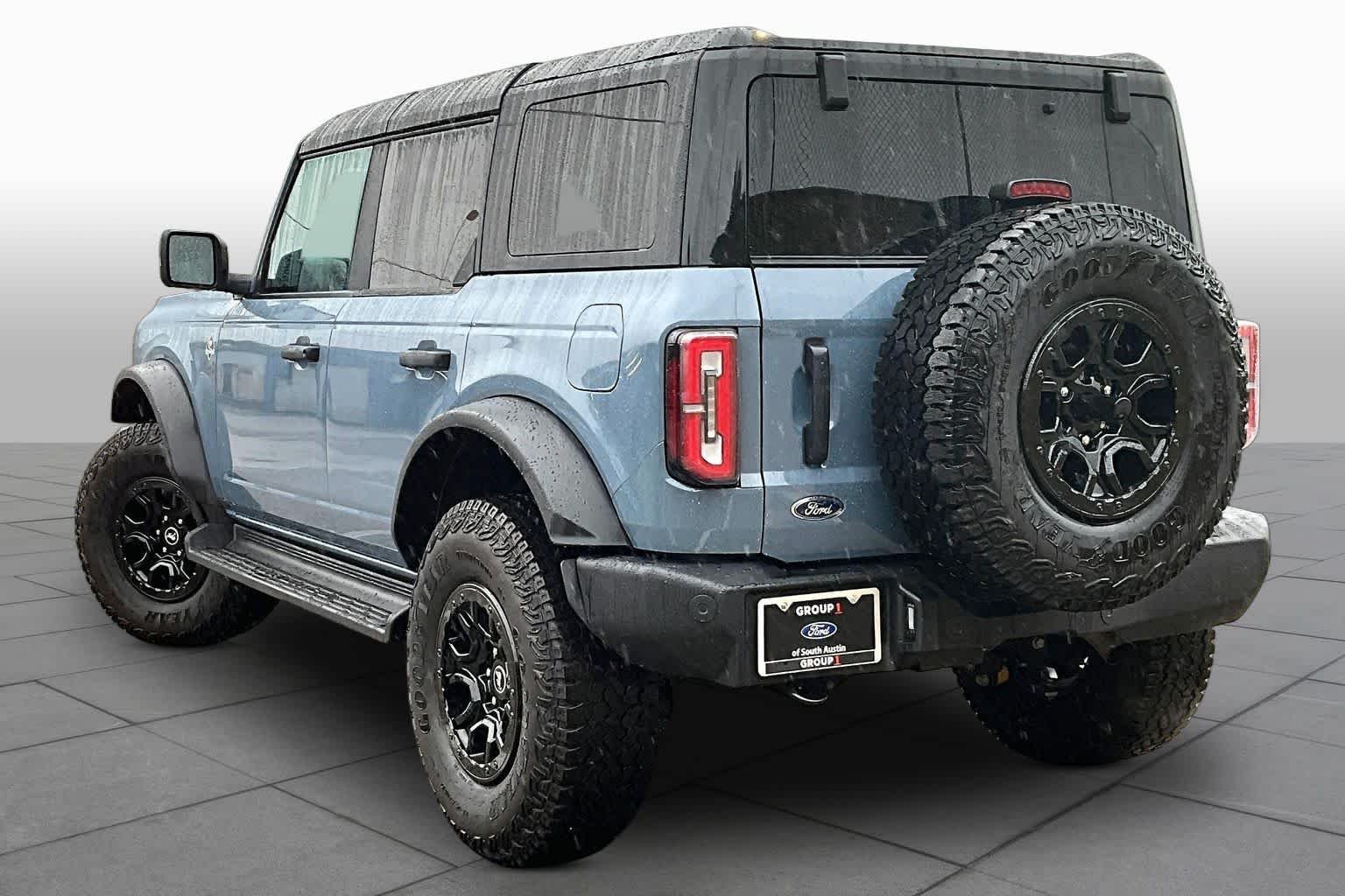 Used 2025 Azure Gray Metallic Tri-Coat Ford Outer Banks image 12