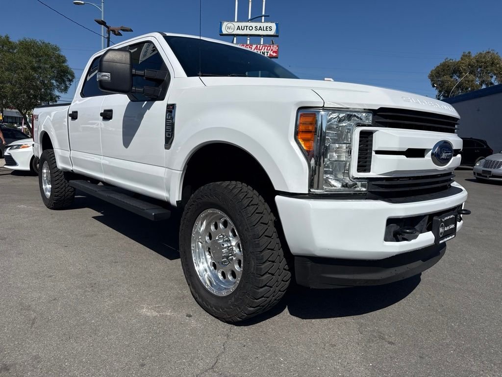 Used 2017 White Ford XL image 1