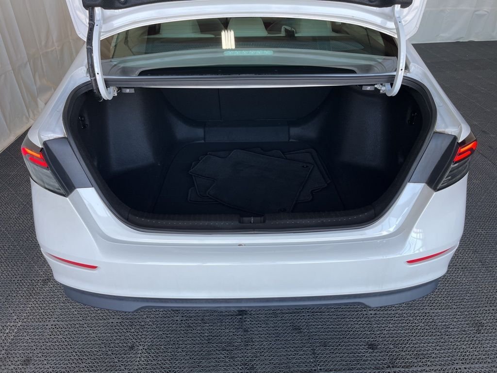 Used 2023 White Honda EX image 26