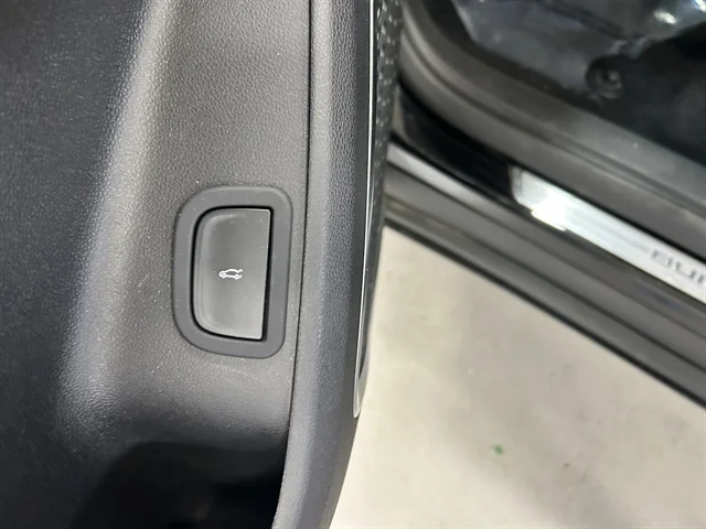 Used 2025 BLACK BUICK Preferred image 26