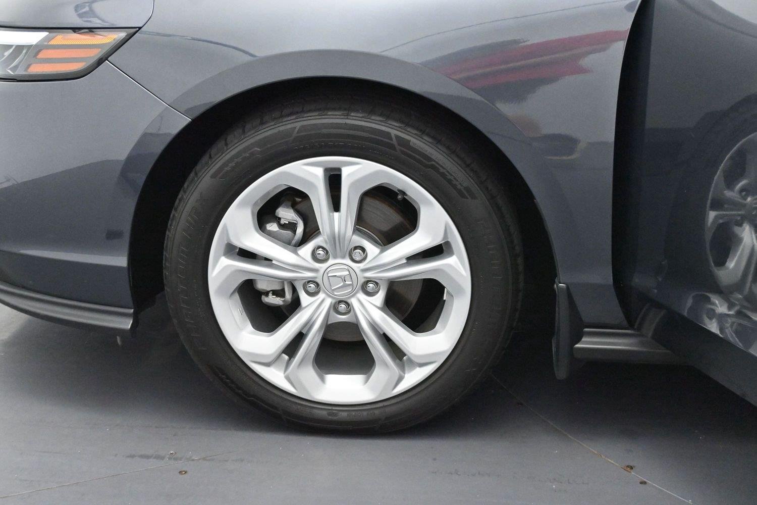 Used 2024 Meteorite Gray Metallic Honda LX image 29