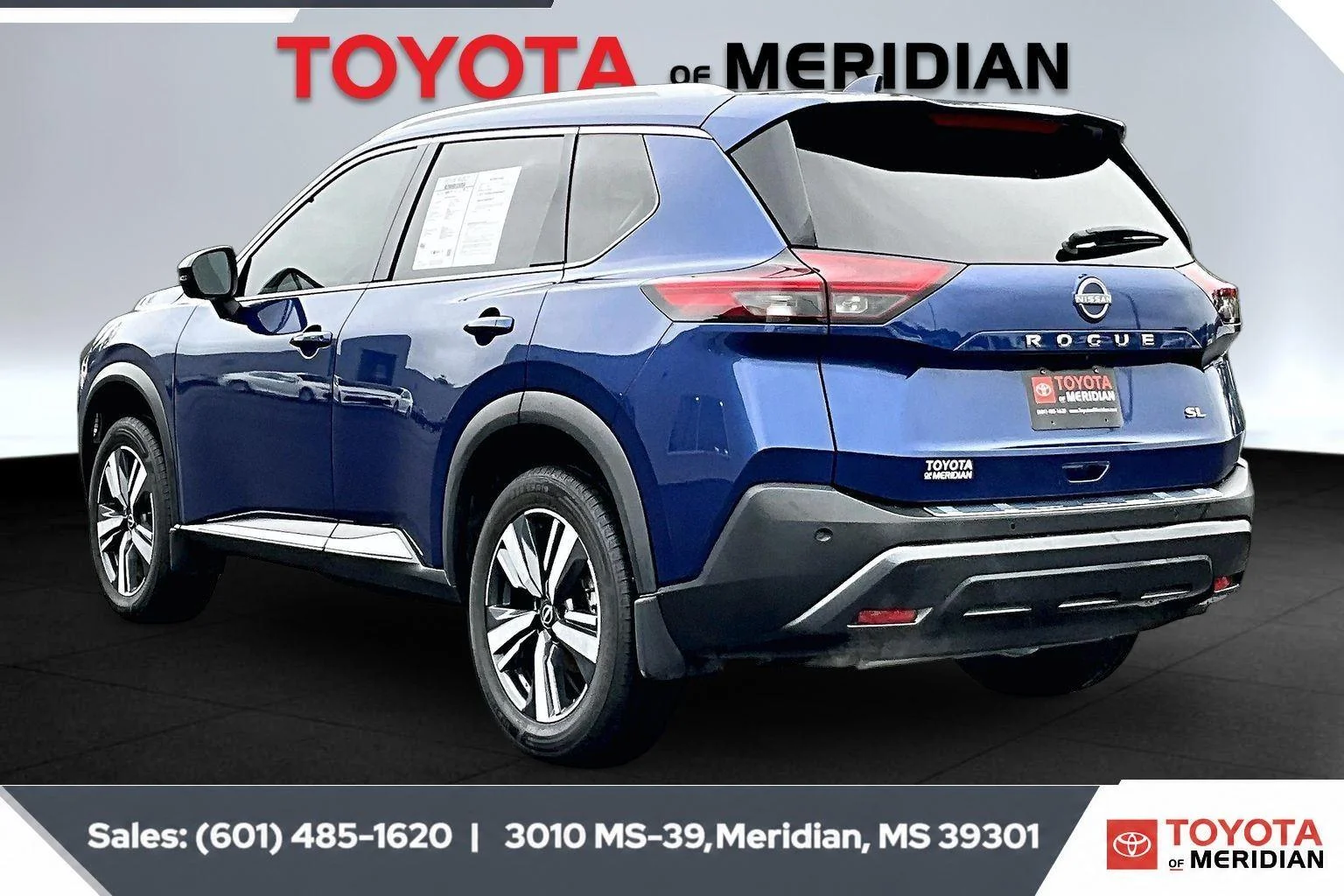 Used 2023 Caspian Blue Metallic Nissan SL image 2