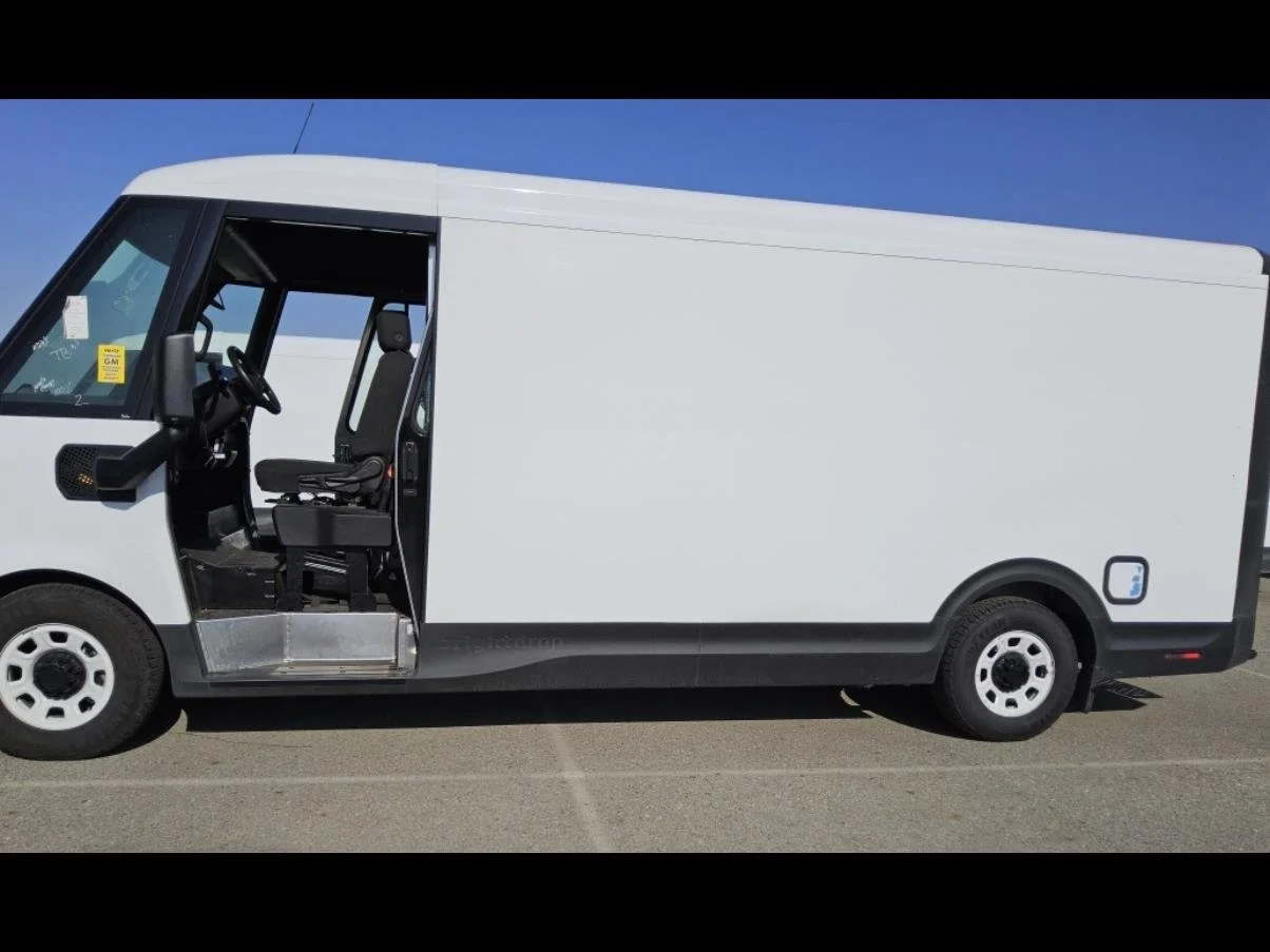 Used 2024 Oyster White BrightDrop EJY image 8
