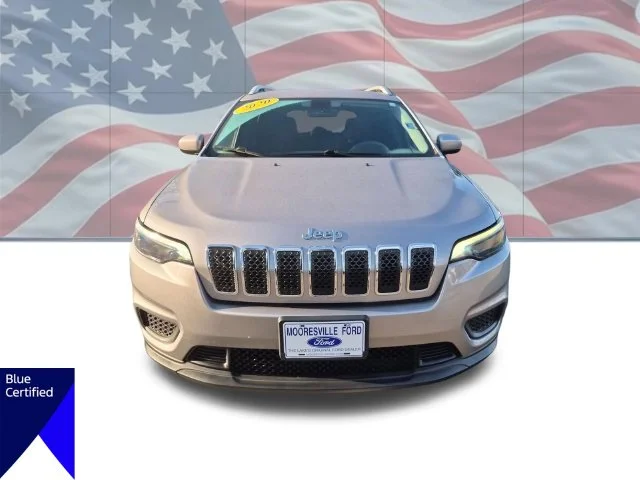 Used 2020 Silver Jeep Latitude image 8