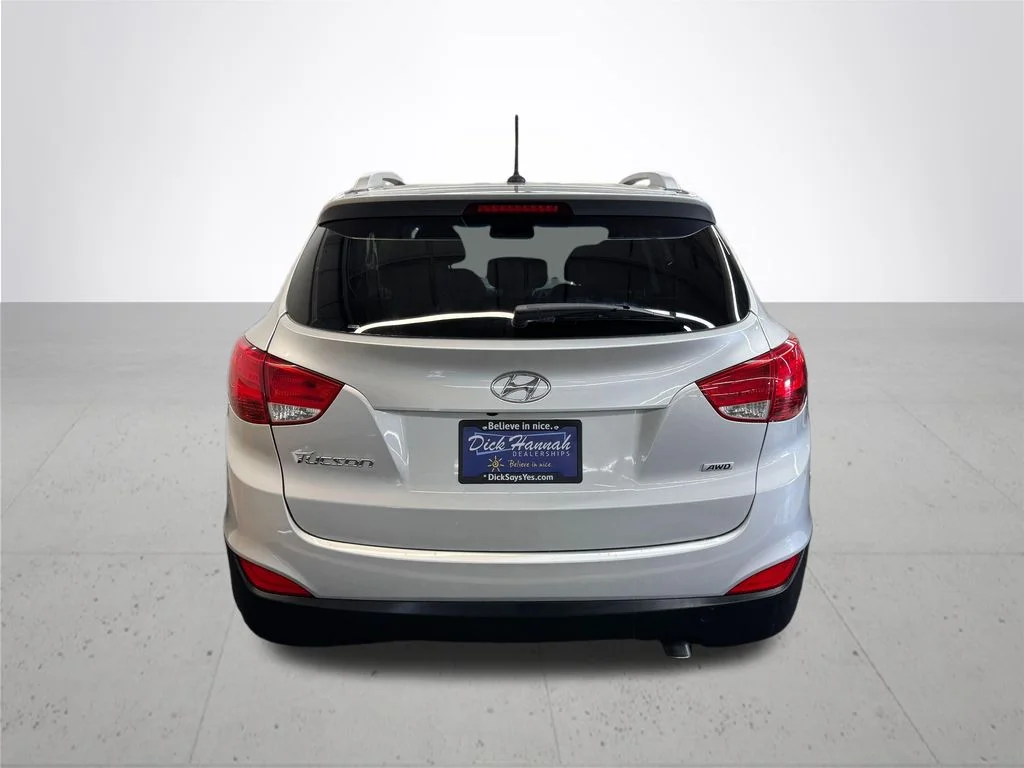 Used 2014 Silver Hyundai SE image 5