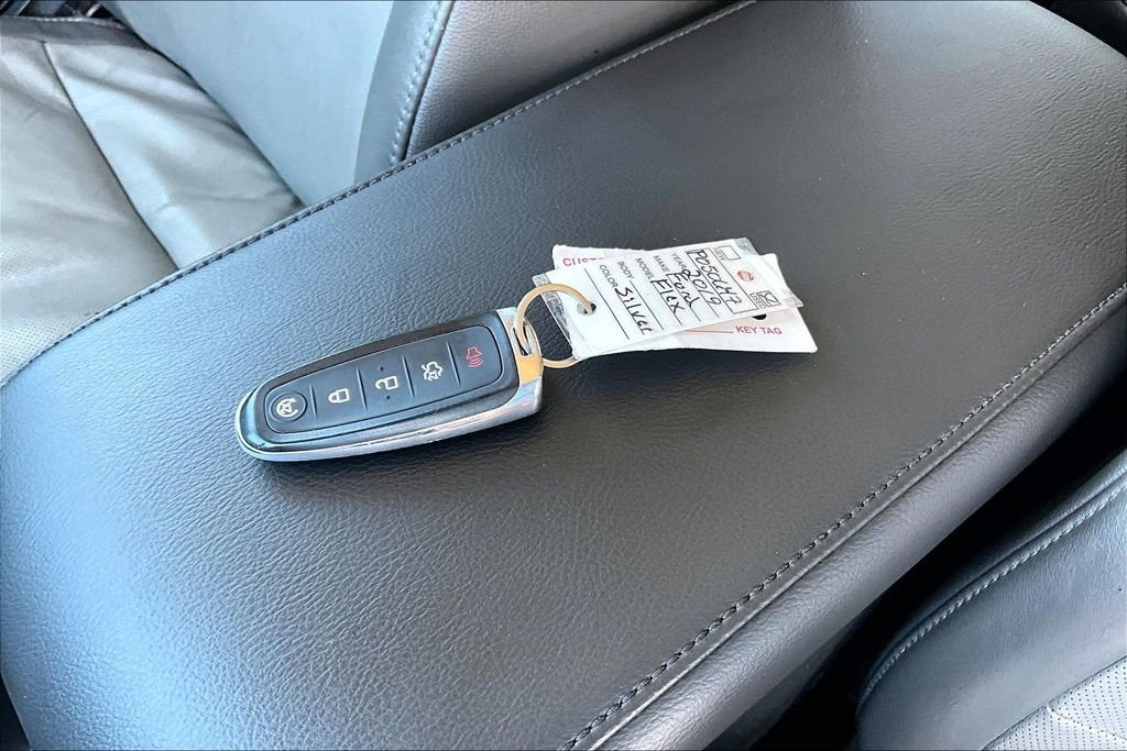 Used 2019 Silver Ford SEL image 10