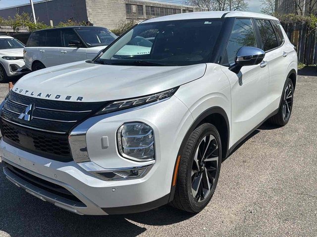 2022 Mitsubishi Outlander SE