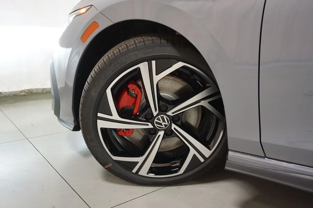 New 2026 Moonstone Gray Volkswagen SE image 34