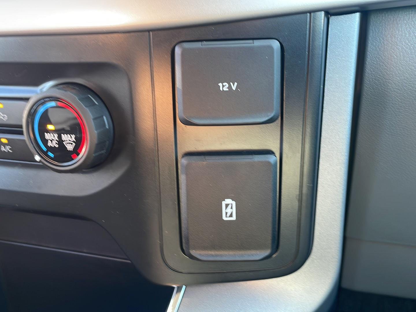 Certified Used 2022 Oxford White Ford XLT image 25