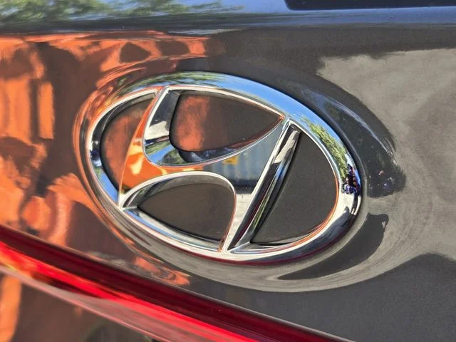 Used 2023 Gray Hyundai SEL image 10