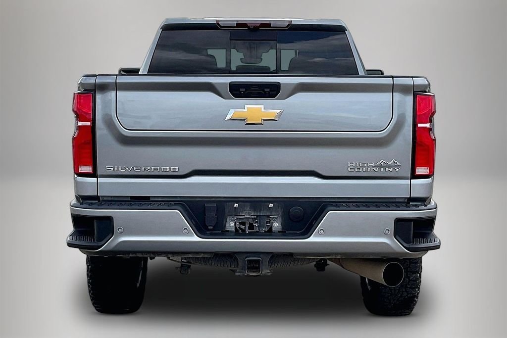 Used 2025 Gray Chevrolet High Country image 6