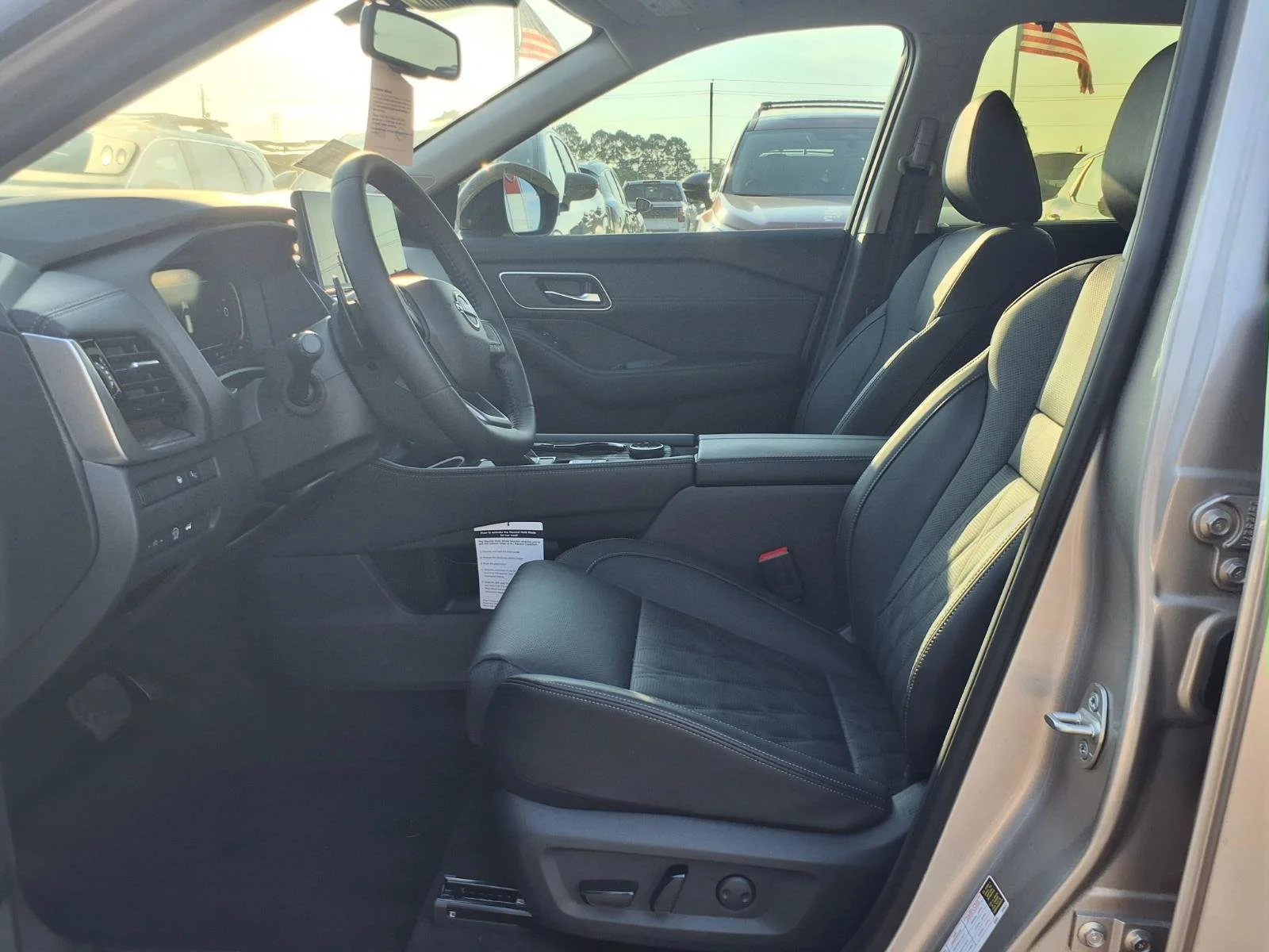 2026 Nissan Rogue Platinum - Photo 9