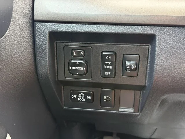 Used 2020 Silver Toyota SR5 image 24