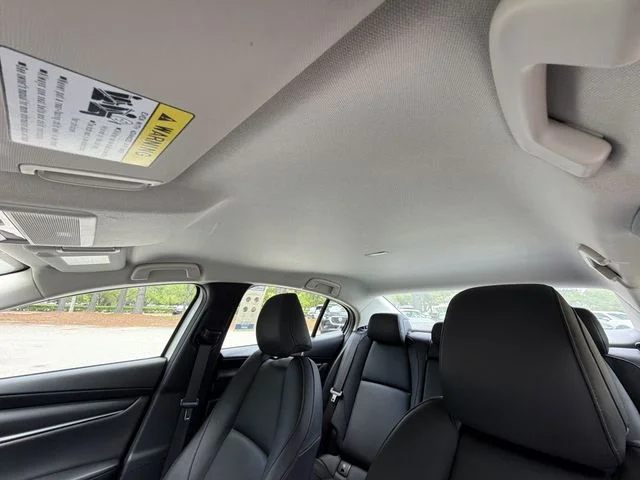 Used 2021 White Mazda Select image 22
