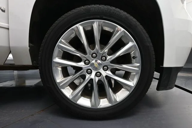 Used 2019 Beige Chevrolet Premier image 17
