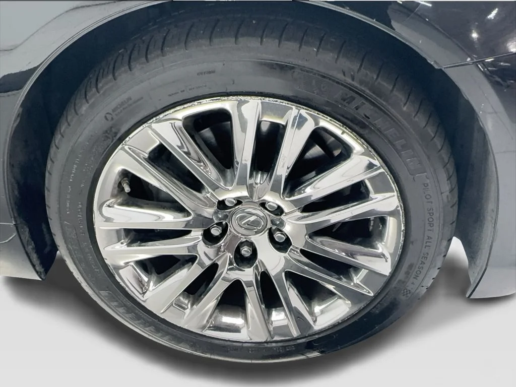 Used 2015 Black Lexus 460 image 14