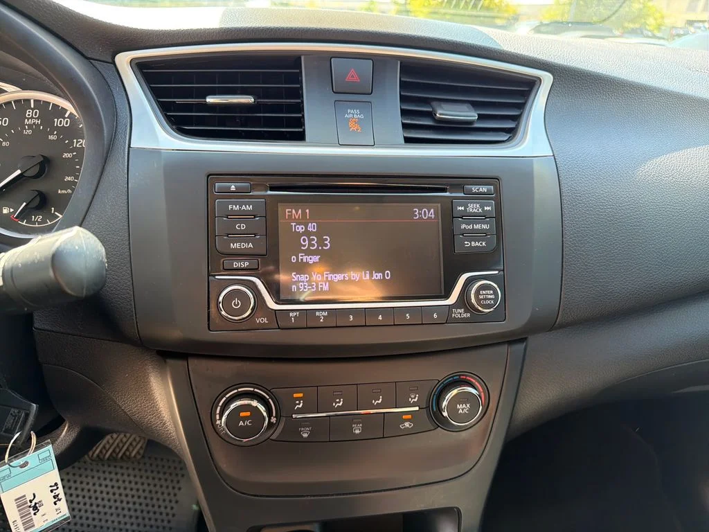 Used 2018 White Nissan S image 25