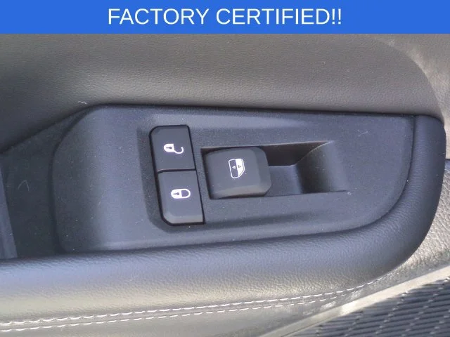 Used 2024 White Jeep Laredo image 30