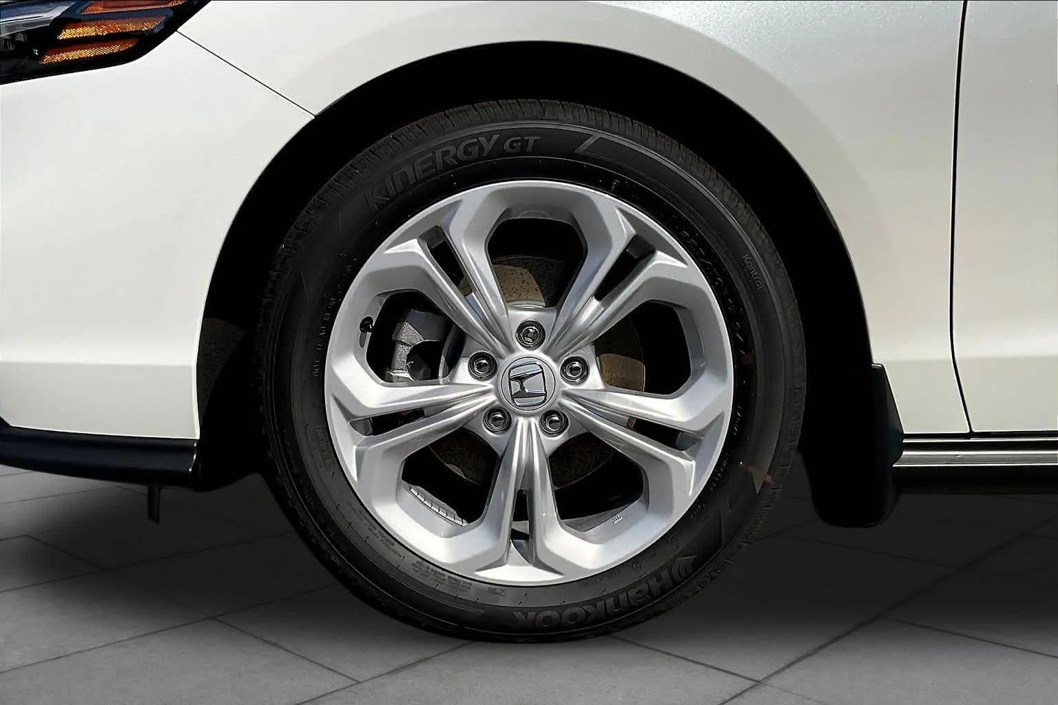 New 2026 Platinum White Pearl Honda LX image 11