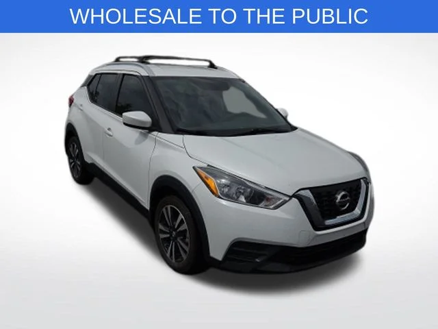 Used 2018 White Nissan SV image 1