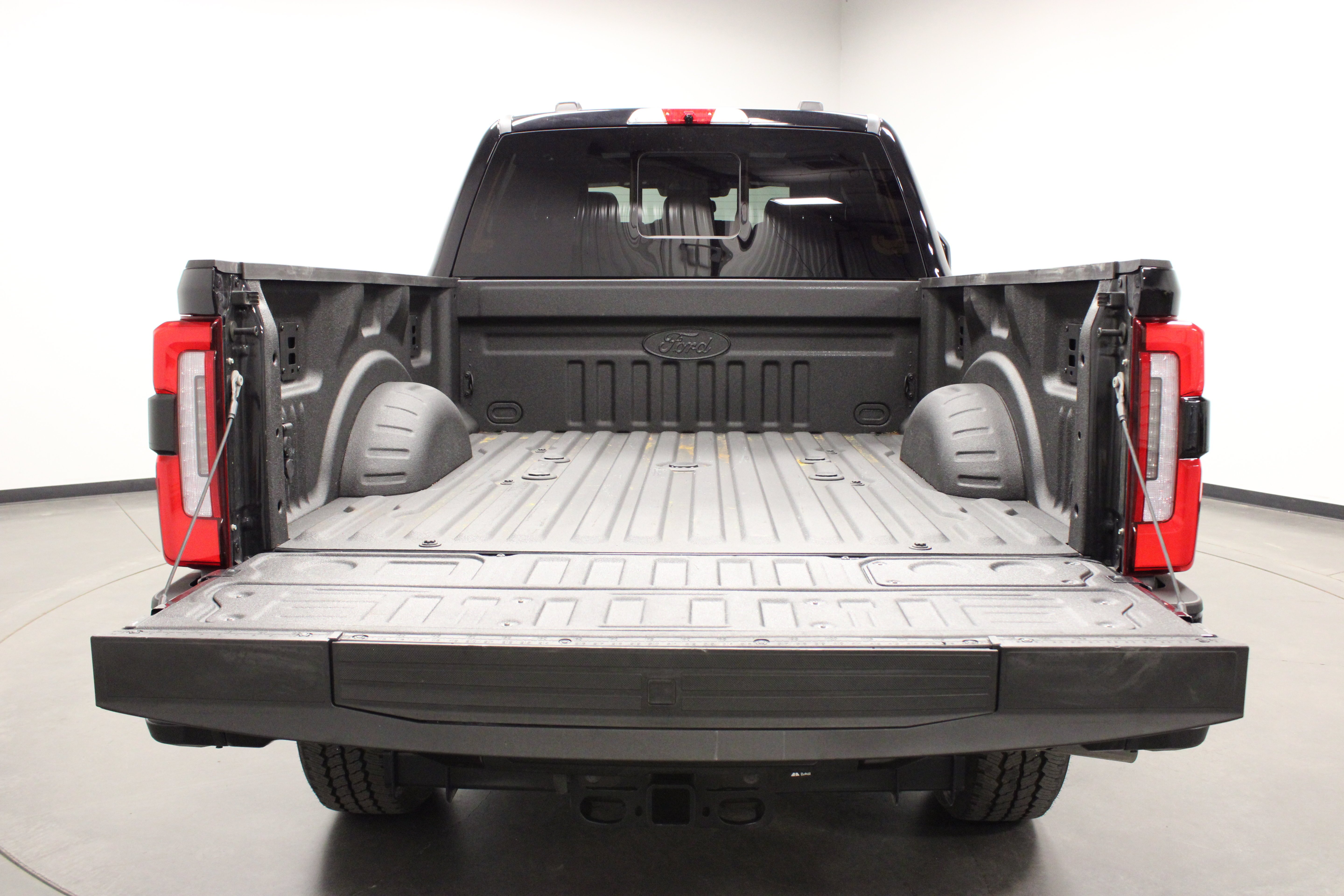 Used 2026 Agate Black Metallic Ford Platinum image 17