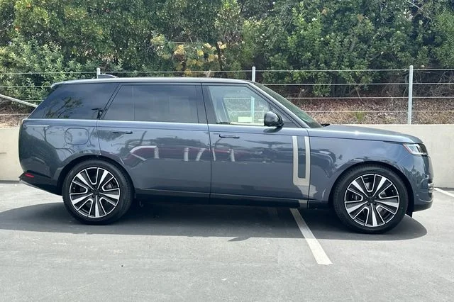 New 2026 Varesine Blue Land Rover SE image 6