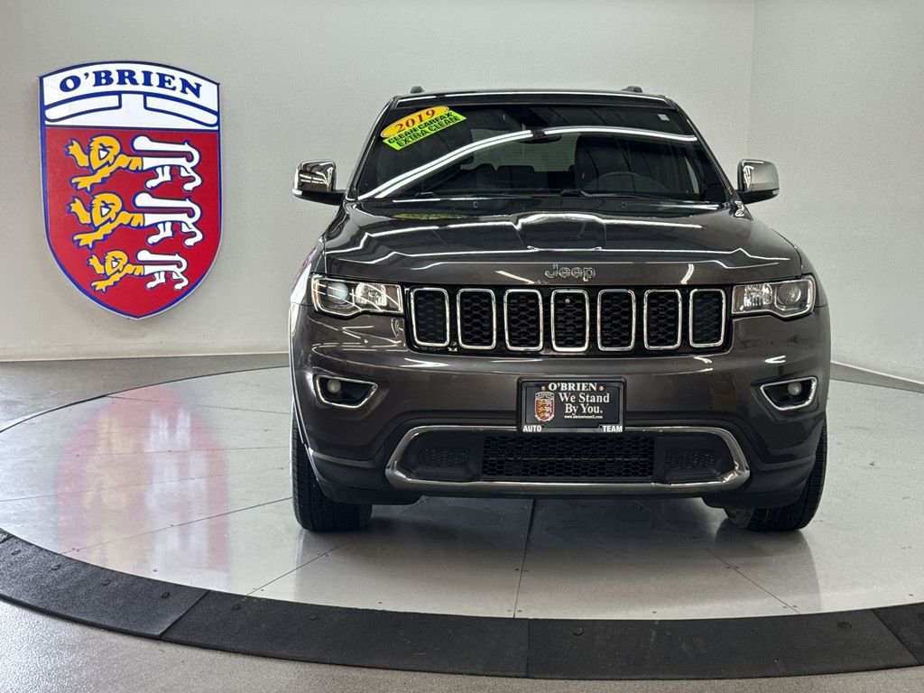 Used 2019 Crystal Metallic Jeep Limited image 10