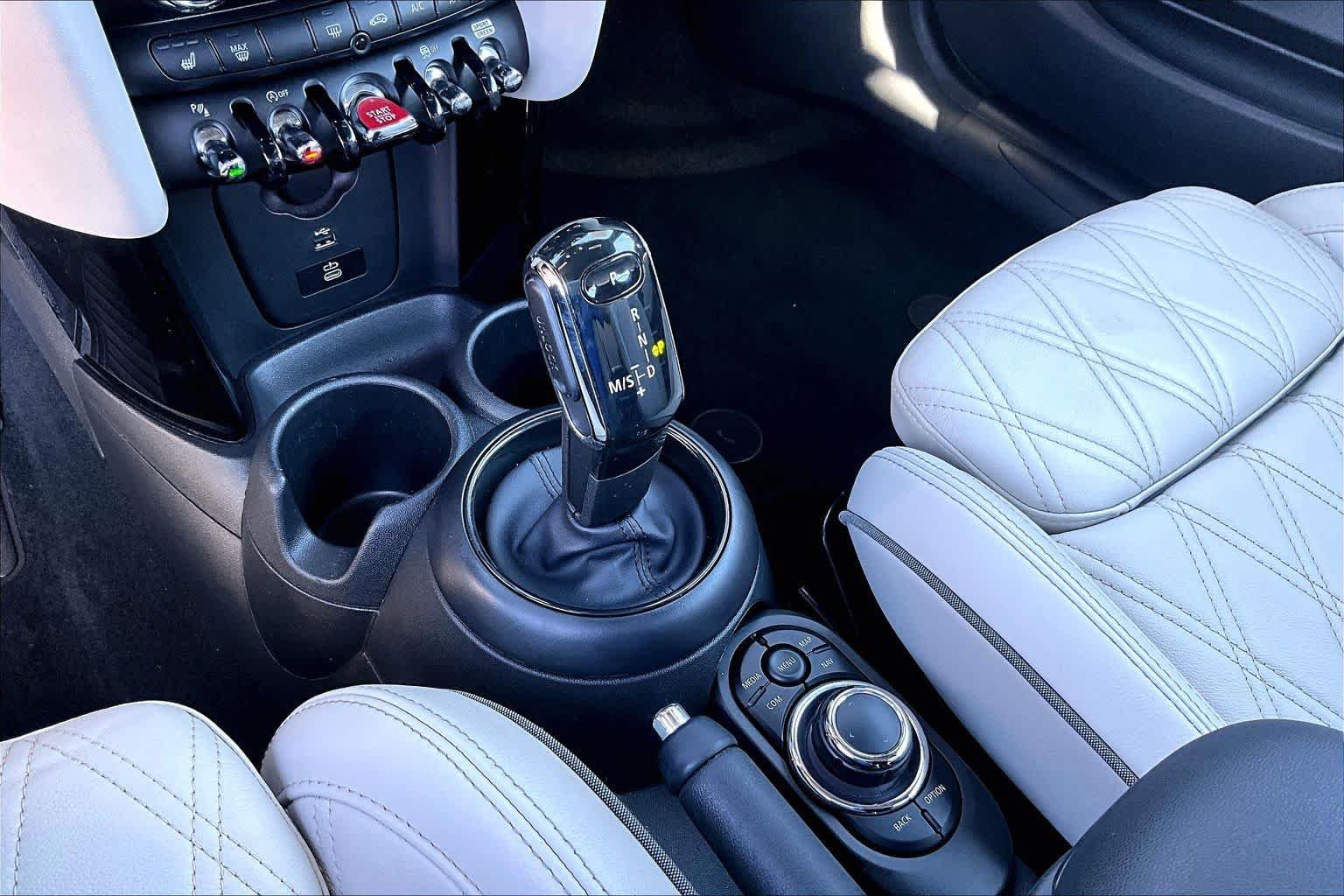 Used 2024 Melting Silver III Metallic MINI Cooper S image 12