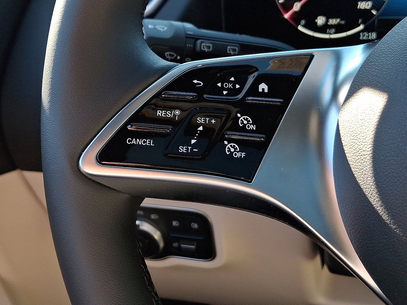 New 2026 Mountain Grey Metallic Mercedes-Benz GLA 250 image 28