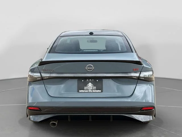 New 2026 Atlantic Gray Metallic / Super Black Two-tone Nissan SR image 5