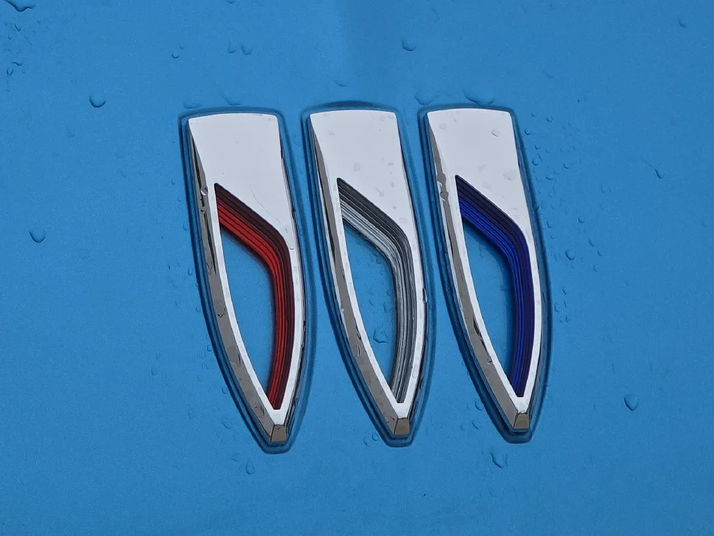 Used 2025 Blue Buick Sport Touring image 32