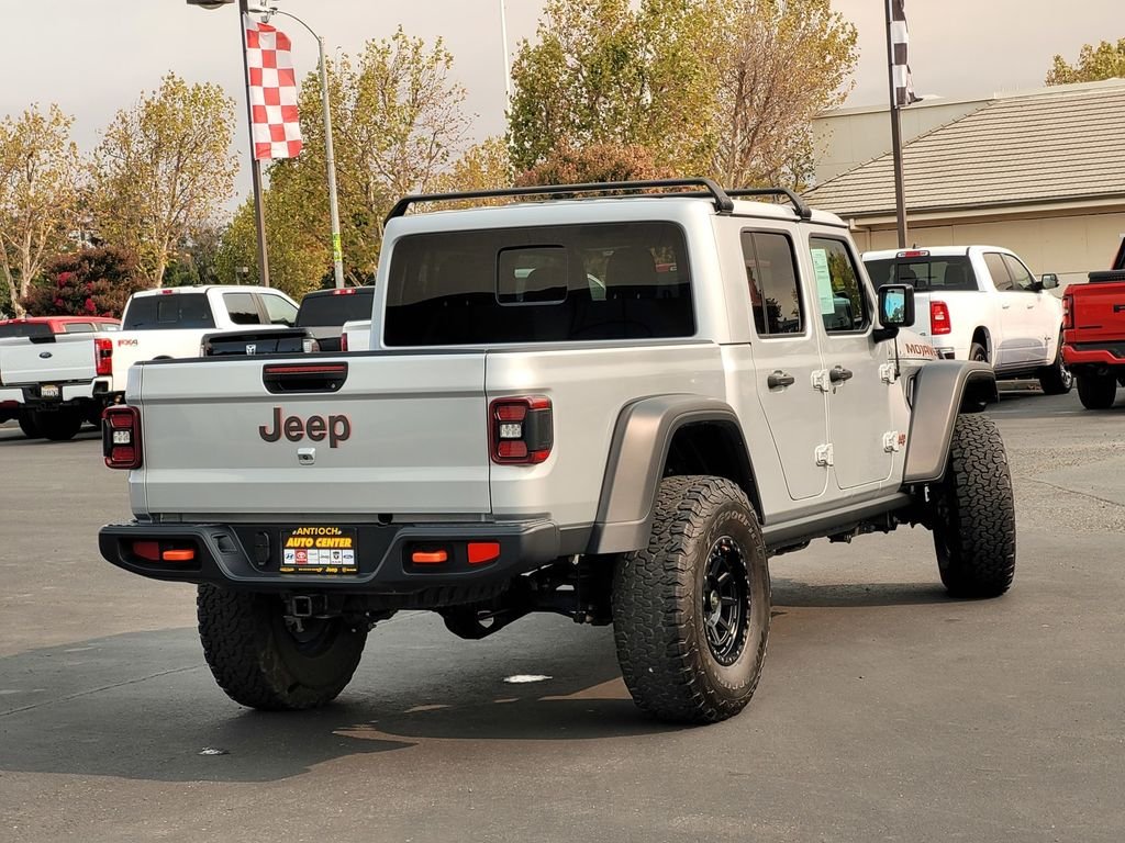 Used 2023 Silver Jeep Mojave image 4