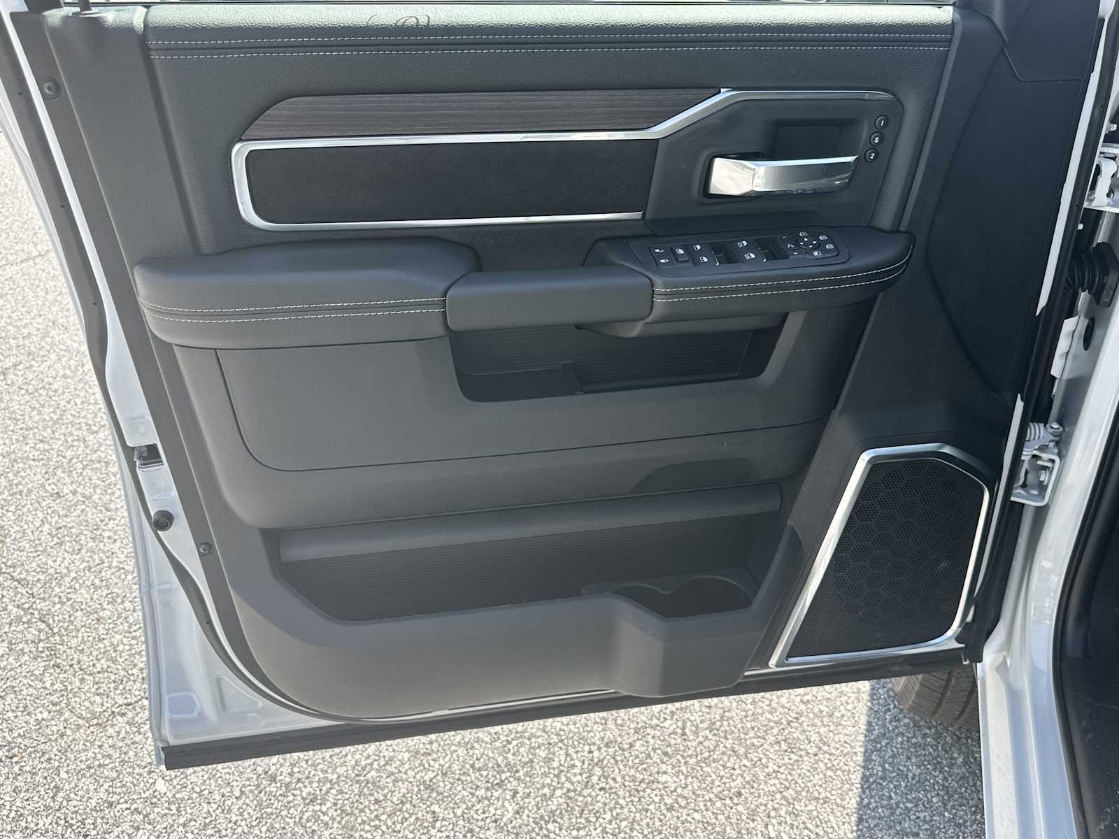 New 2026 Bright White Clear-Coat Exterior Paint RAM Laramie image 10