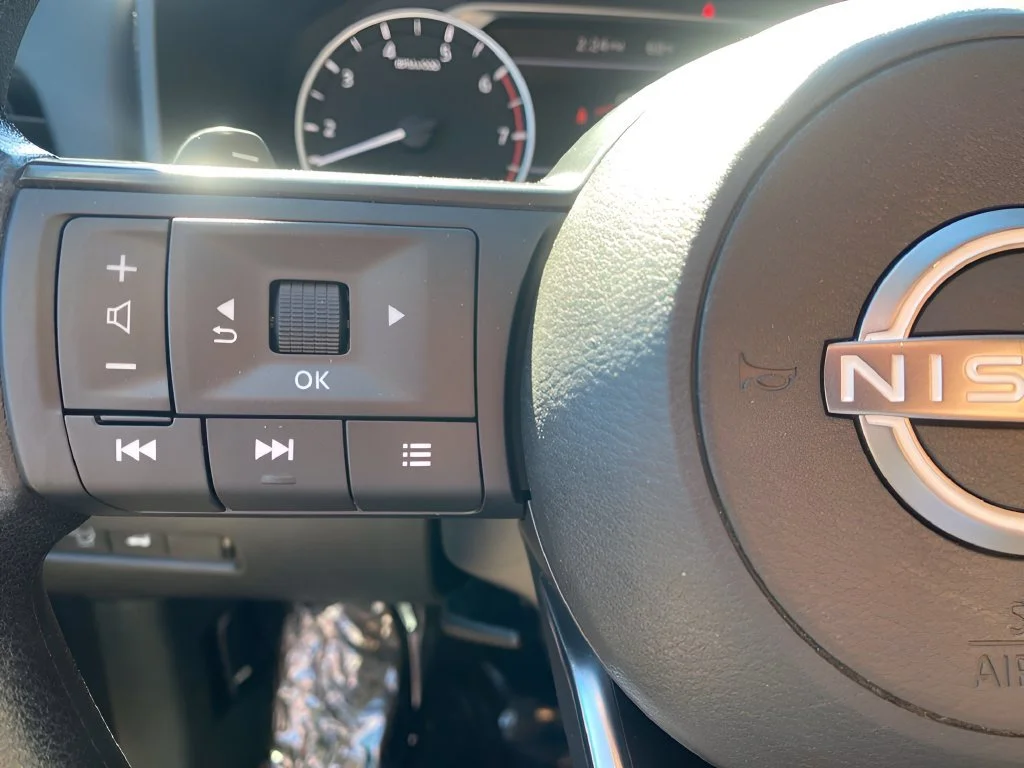 Used 2024 Gray Nissan SV image 13