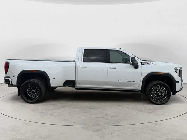 Used 2024 White GMC Denali image 5