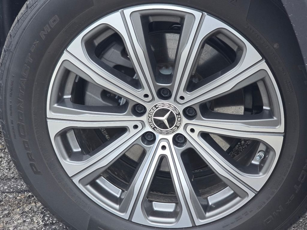 Certified Used 2026 Polar White Mercedes-Benz GLC 300 image 11
