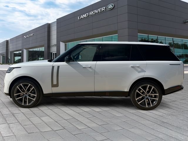 New 2026 Fuji White Land Rover SE image 2